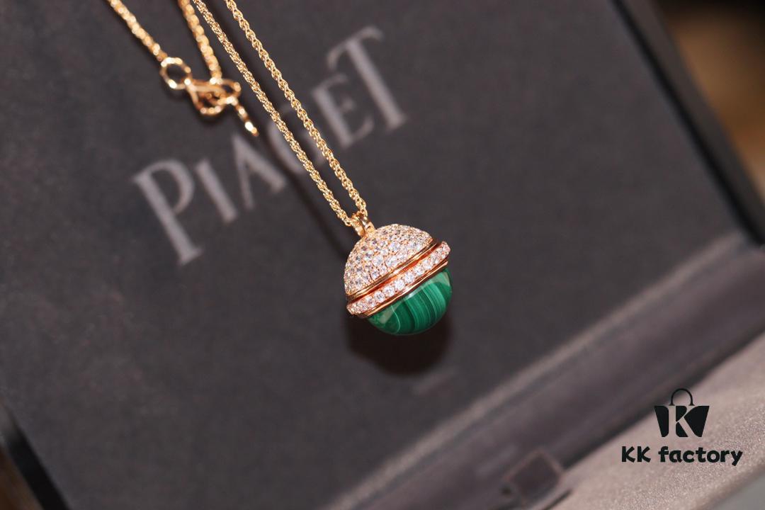 Piaget Possession Necklace in V Gold