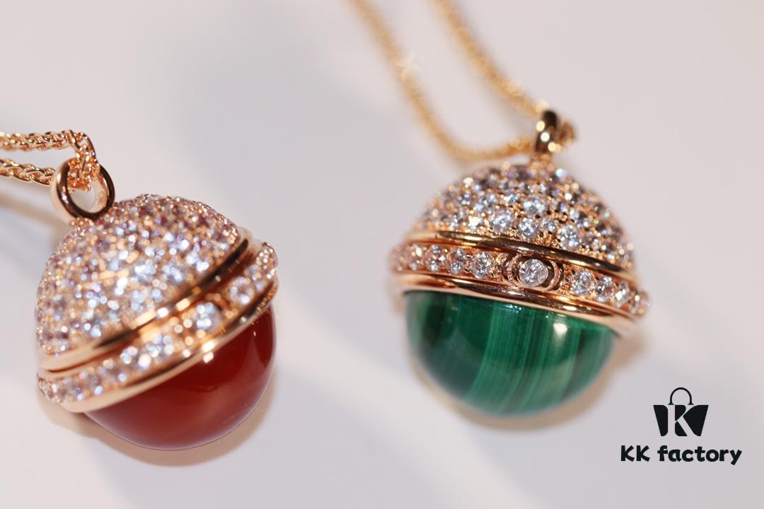 Piaget Possession Necklace in V Gold