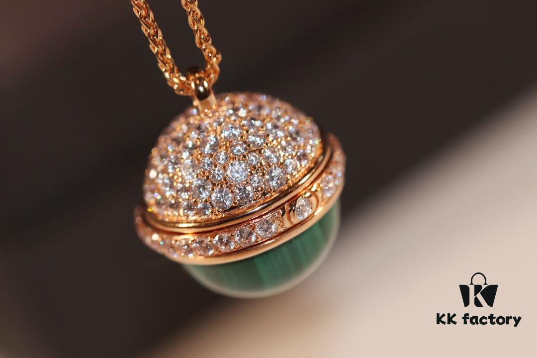 Piaget Possession Necklace in V Gold