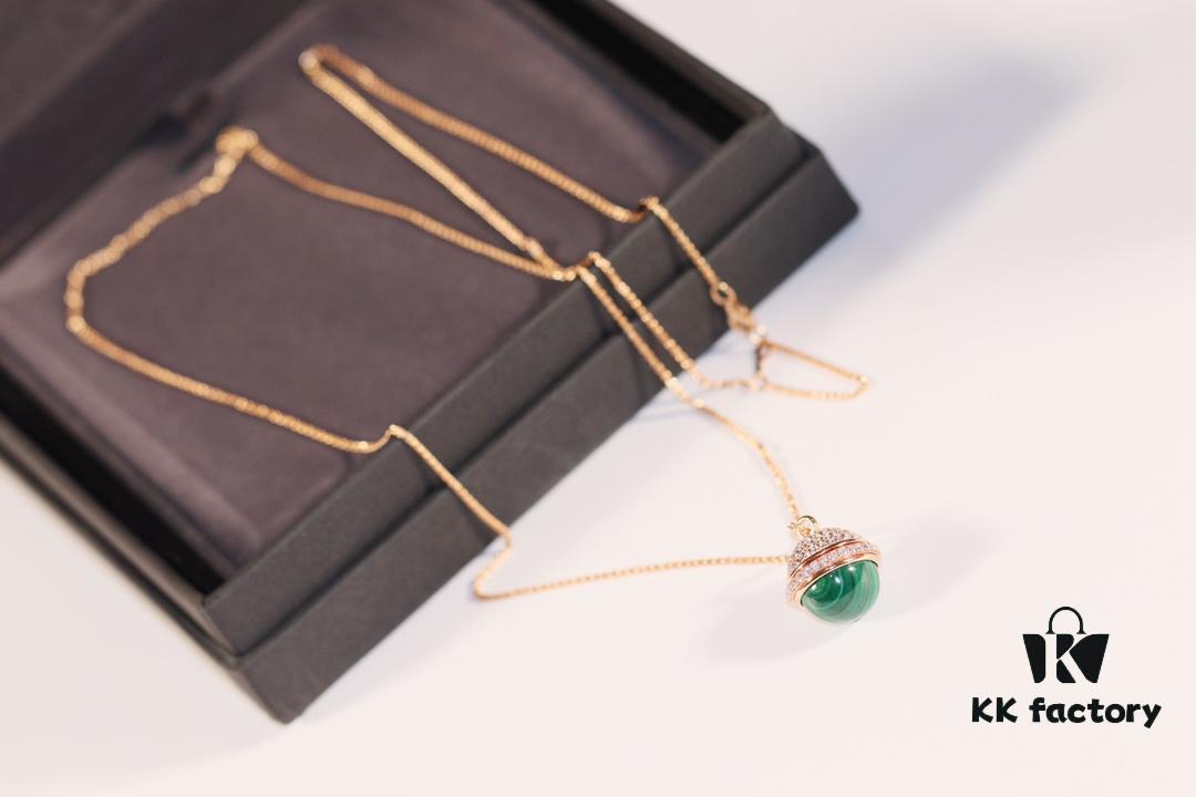 Piaget Possession Necklace in V Gold