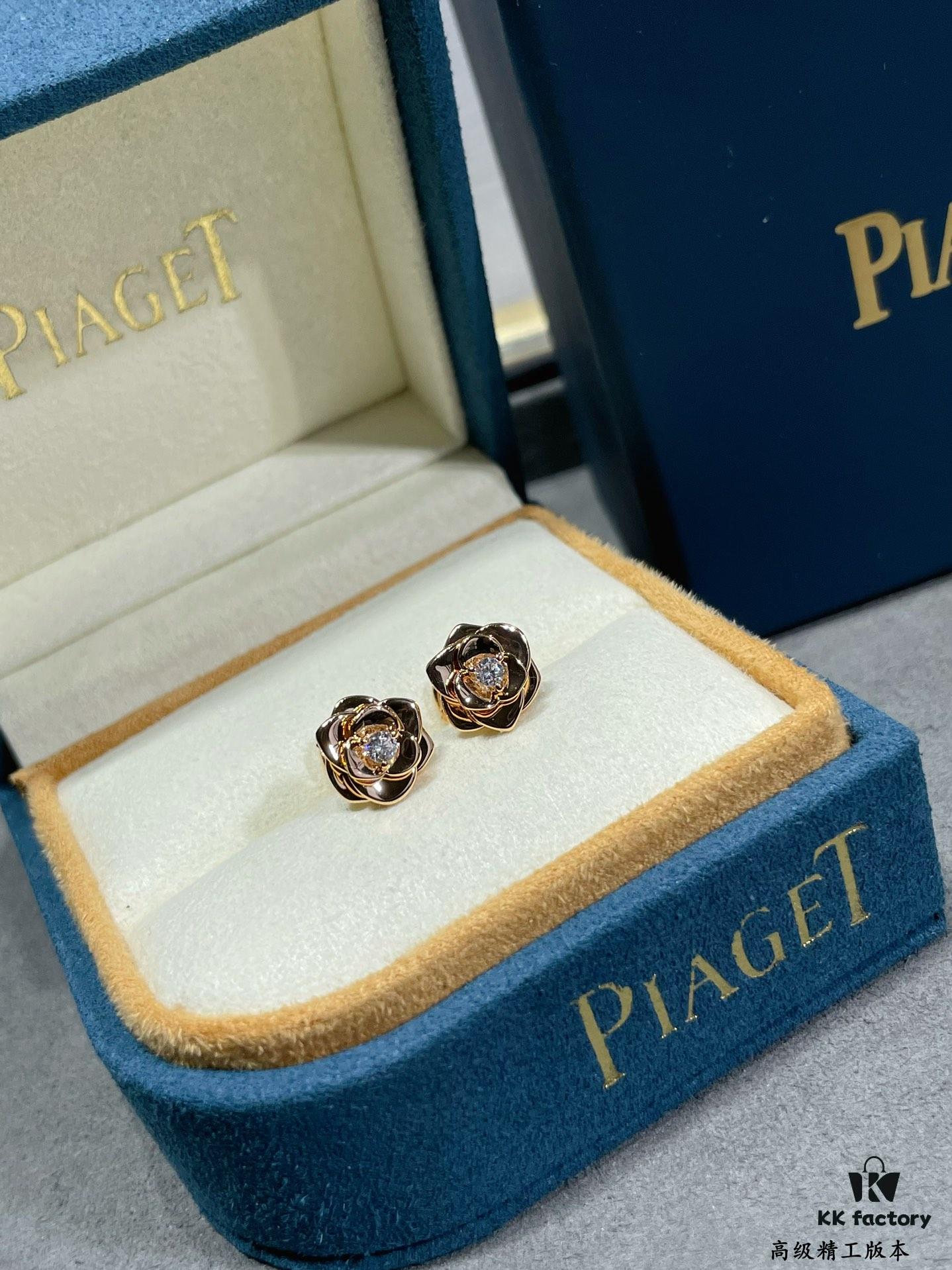 Pearl & Gold Floral Stud Earrings That Capture Your Heart at First Sight