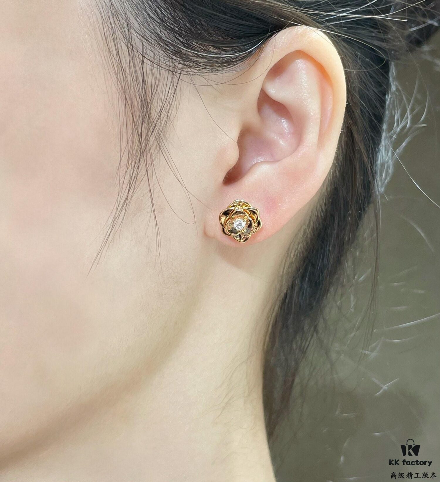 Pearl & Gold Floral Stud Earrings That Capture Your Heart at First Sight