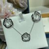 Elegant and Eye-Catching Piaget-Style Openwork Rose Necklace