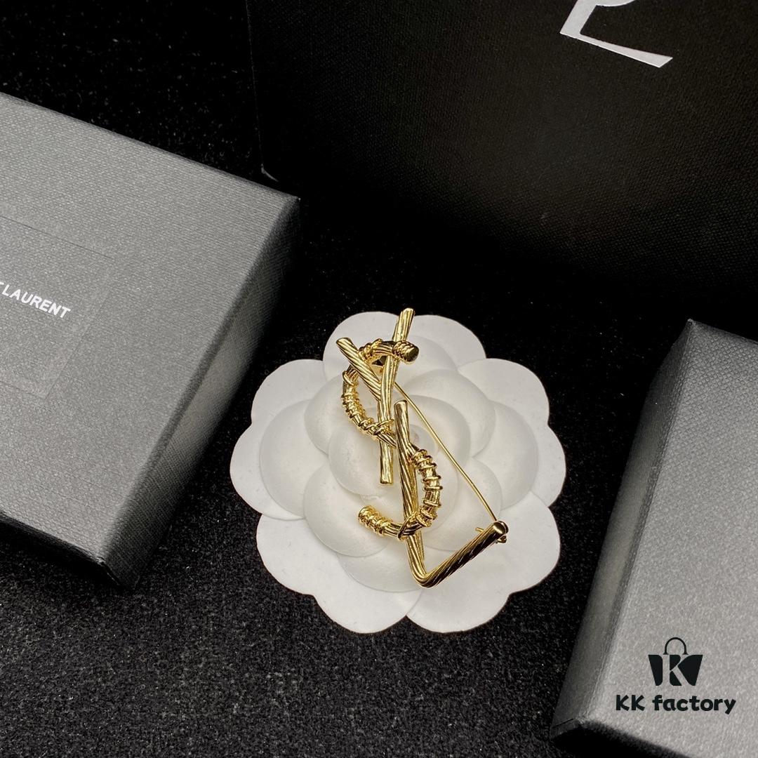 YSL Saint Laurent Classic Element Brooch