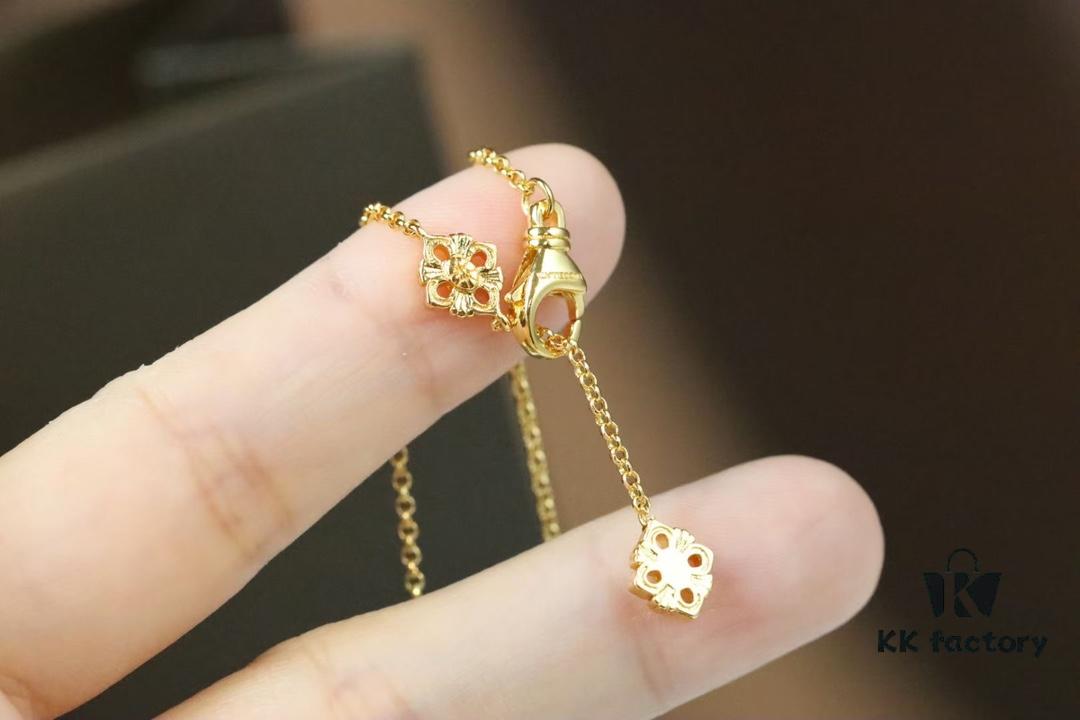 New Arrival💗 💗 Buccellati Opera Tulle Palace-style Clover Double-sided Pendant Necklace