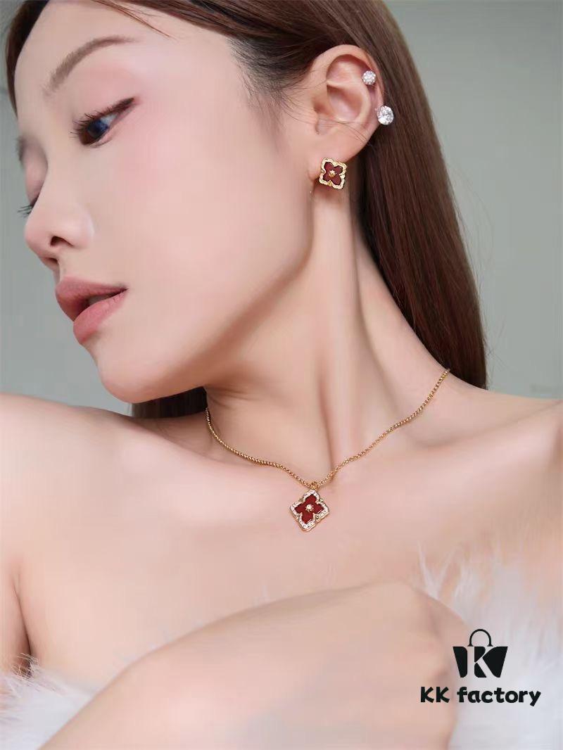 New Arrival💗 💗 Buccellati Opera Tulle Palace-style Clover Double-sided Pendant Necklace