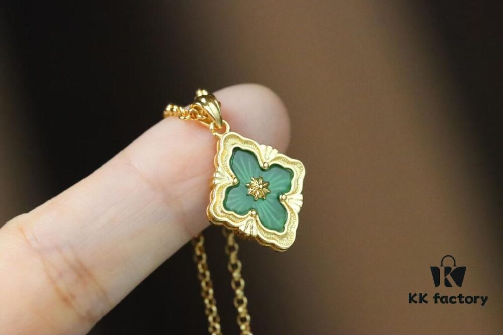 Buccellati Opera Tulle Four-Leaf Clover Dual-Sided Pendant Necklace with Blue Agate