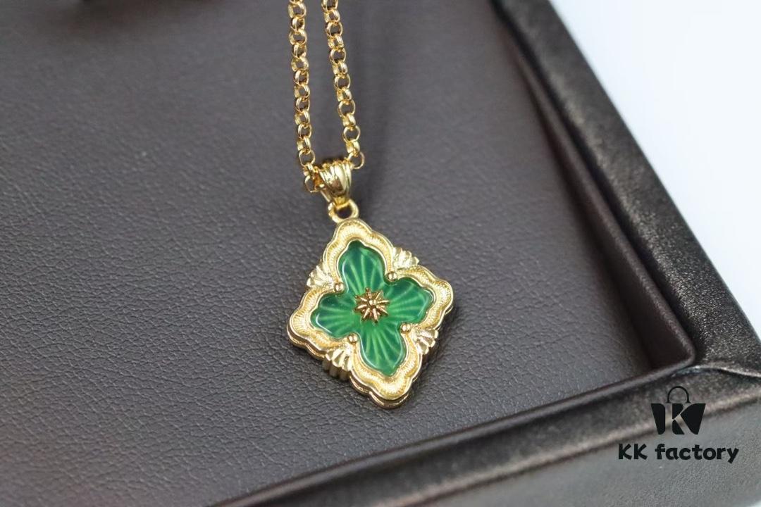 Buccellati Opera Tulle Four-Leaf Clover Dual-Sided Pendant Necklace with Blue Agate