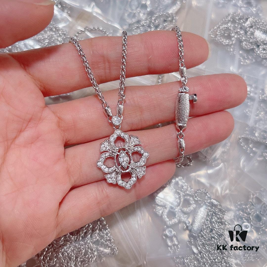 Buccellati Italian Luxury Jewelry Vintage Royal Style Diamond-Cut Clover Double-Sided Necklace V Gold Material 18K Thick Gold Plating Original Chain End Original Clasp High Quality