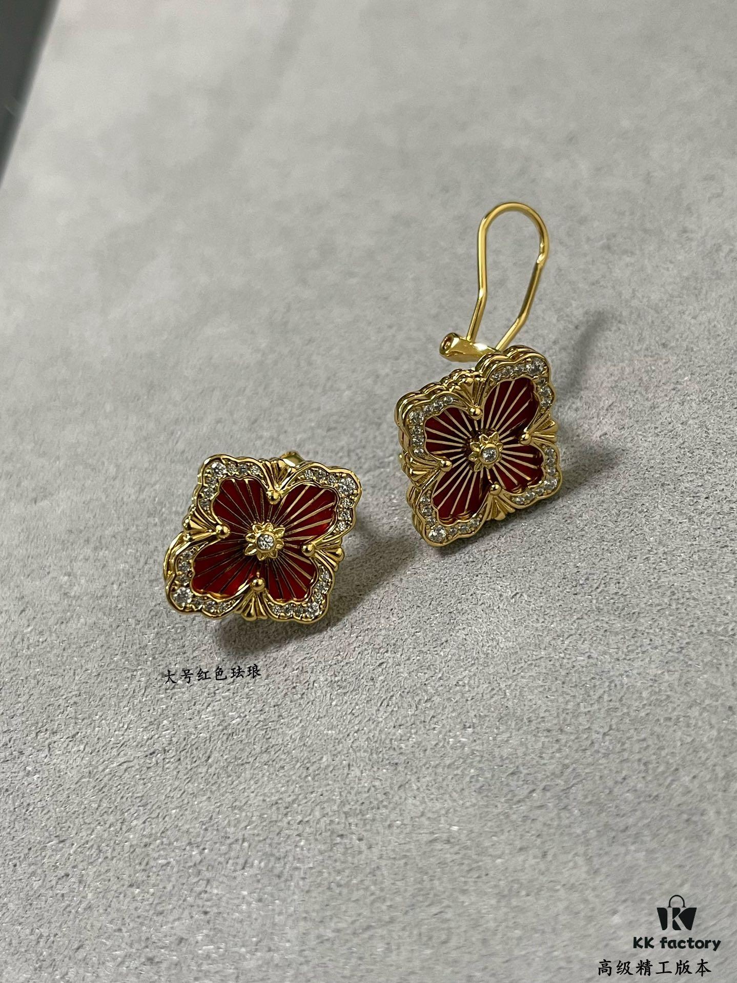 Buccellati Opera Grand Red Enamel Earrings, Vintage Court-style Four-Leaf Clover, Large Size