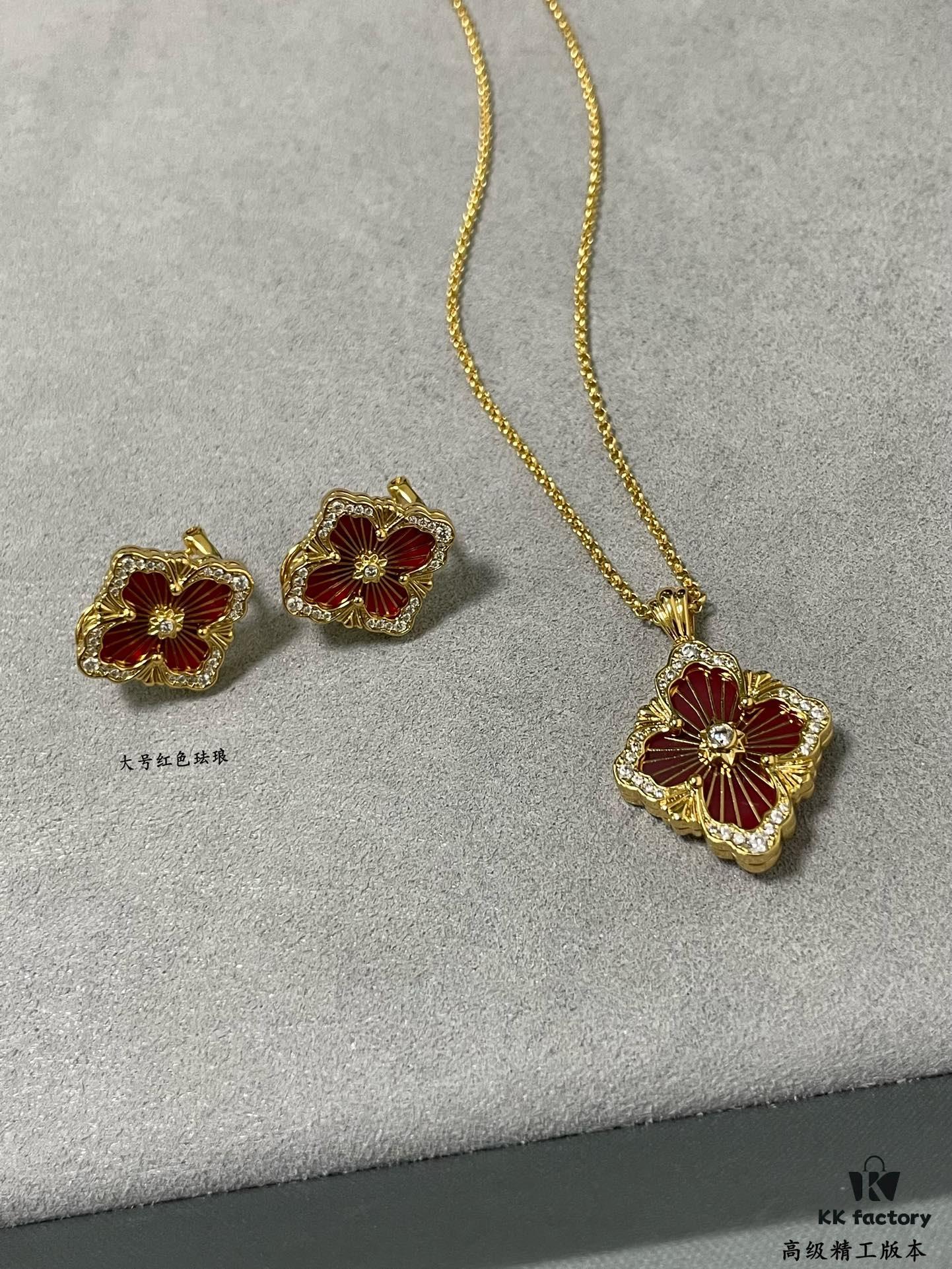 Buccellati Opera Grand Red Enamel Earrings, Vintage Court-style Four-Leaf Clover, Large Size