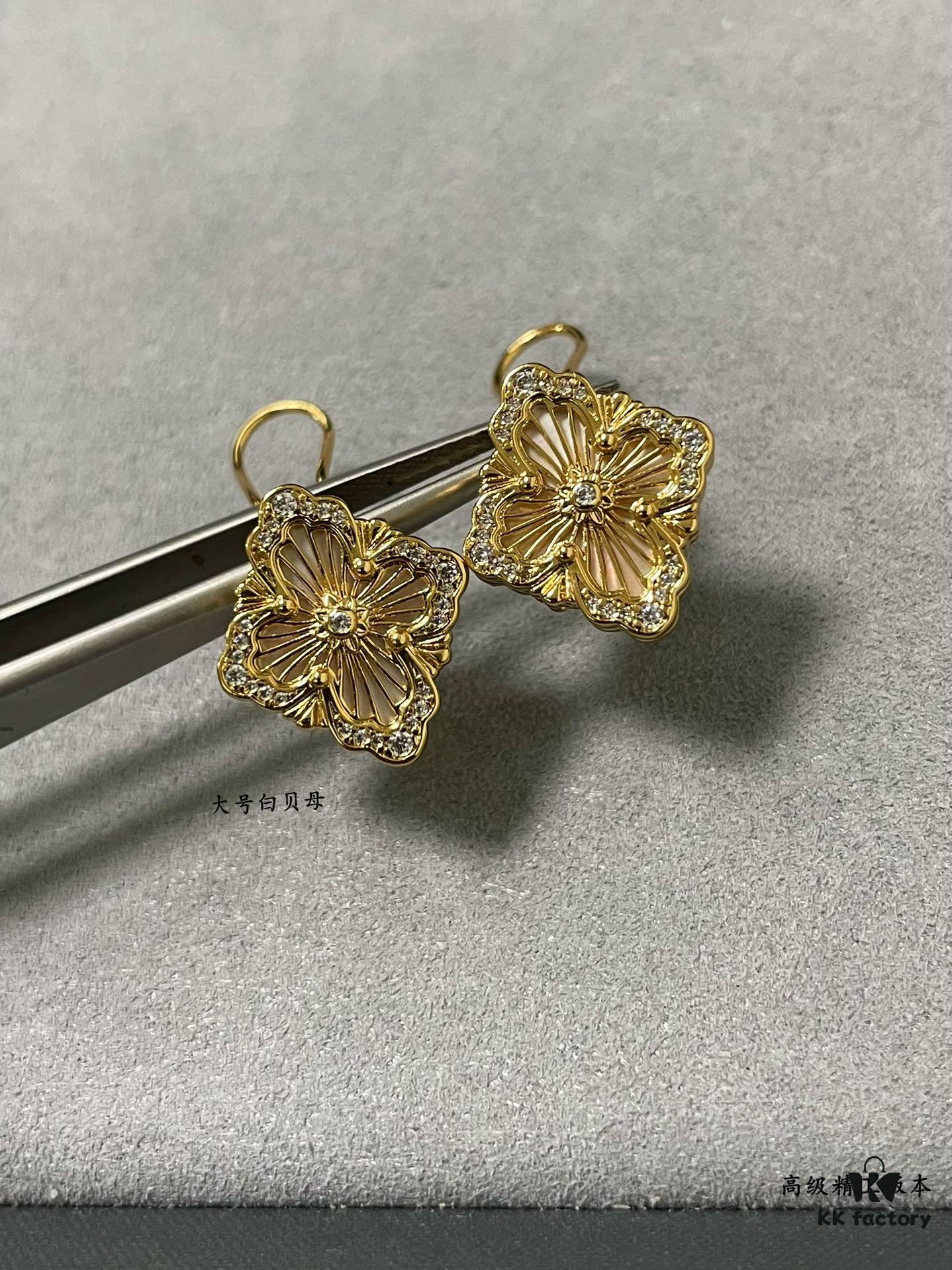 Buccellati Opera Grande White Mother-of-Pearl Earrings, Vintage Court-style Clover, Exuding Italian Elegance