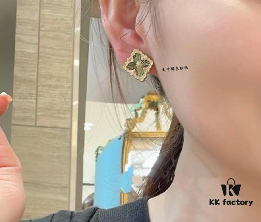 Buccellati Opera Grande Series Large Green Enamel Earrings, Vintage Court Style Four-Leaf Clover with Rigato Silk-Craft Finish