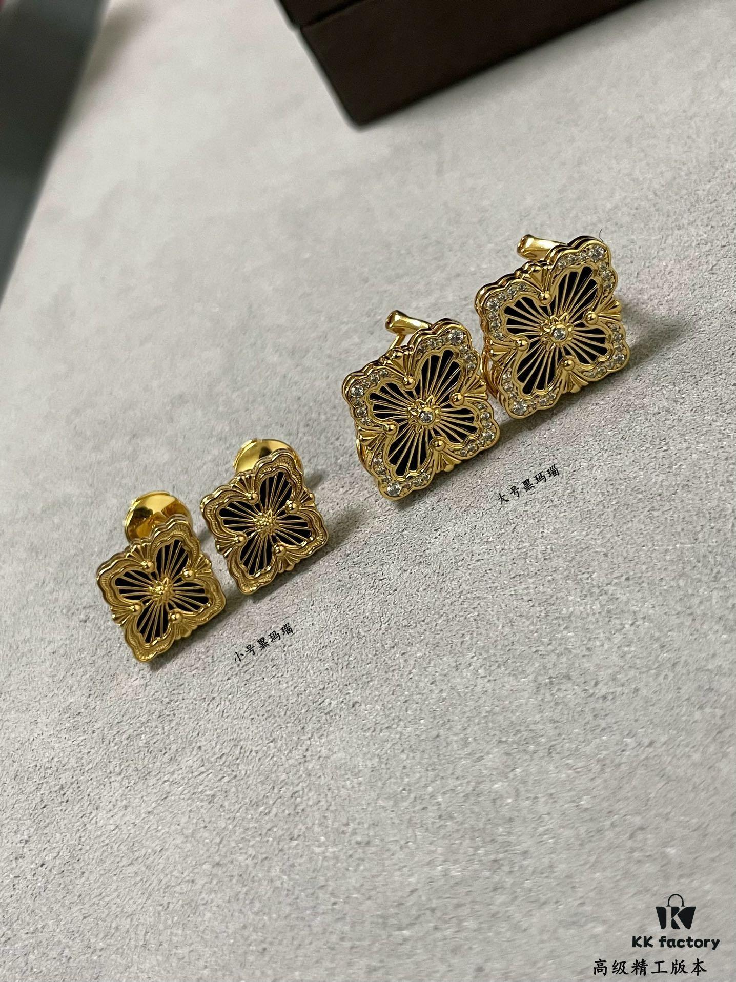 Buccellati Opera Grande Series Large Black Agate Earrings, Retro Court-style Clover Design with Rigato Parallel Engraving Technique