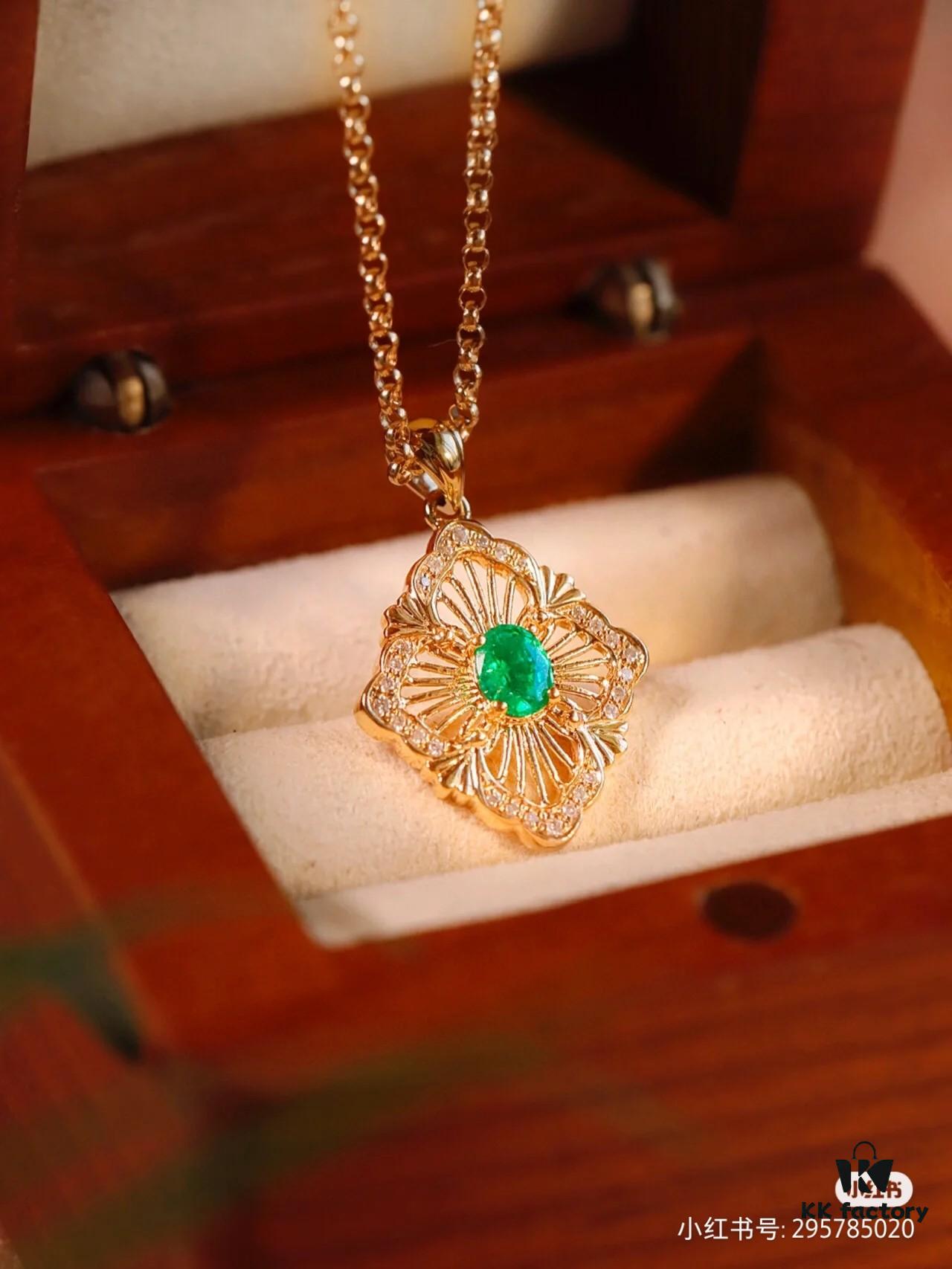 Buccellati, Italian High Jewelry Brand, Vintage Royal Style Diamond-Cut Filigree Necklace