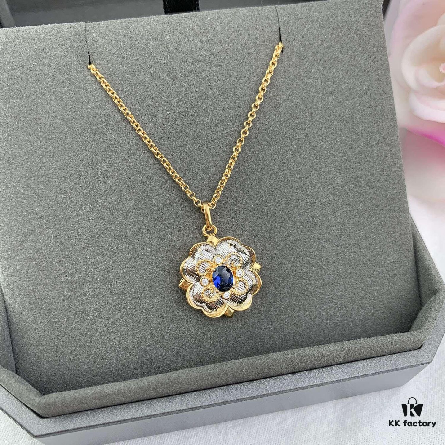 Buccellati Angel Vintage Court-style Diamond-set Filigree Necklace in Two-tone Rose Gold and White Gold, Yellow Gold and White Gold