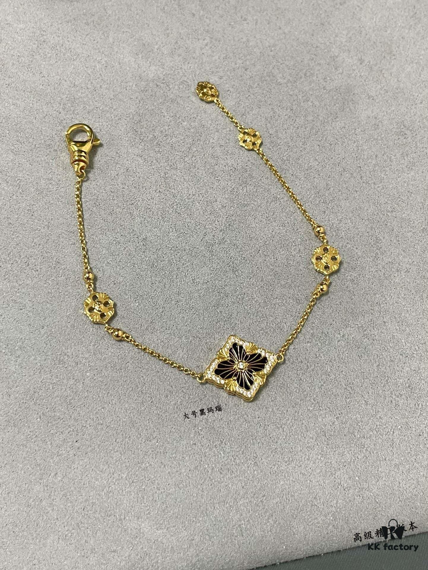 Buccellati Large Opera Series Onyx Bracelet, Vintage Court-style Clover and Four-petal Shell Double-sided Necklace