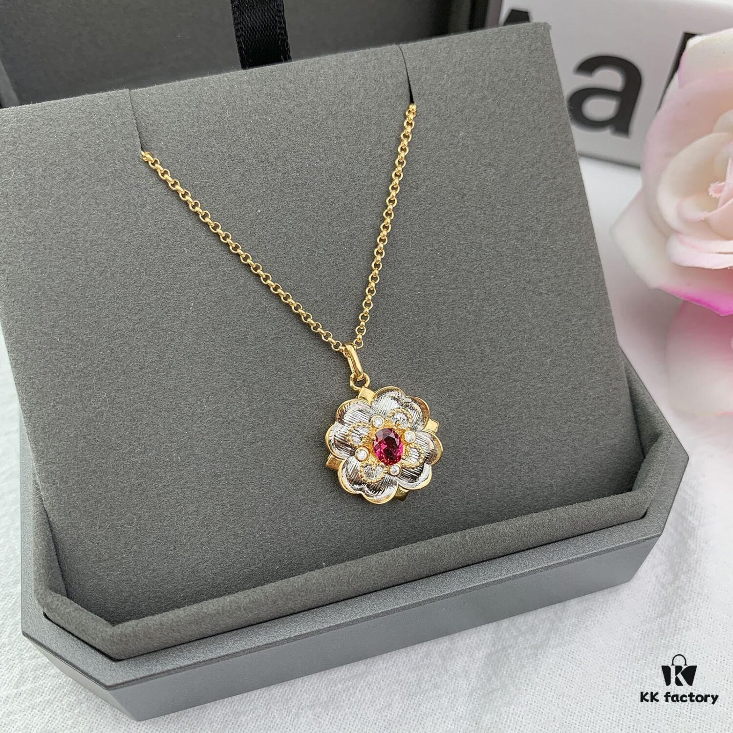 Buccellati Angel Vintage Court-style Diamond-set Filigree Necklace in Two-tone Rose Gold and White Gold, Yellow Gold and White Gold