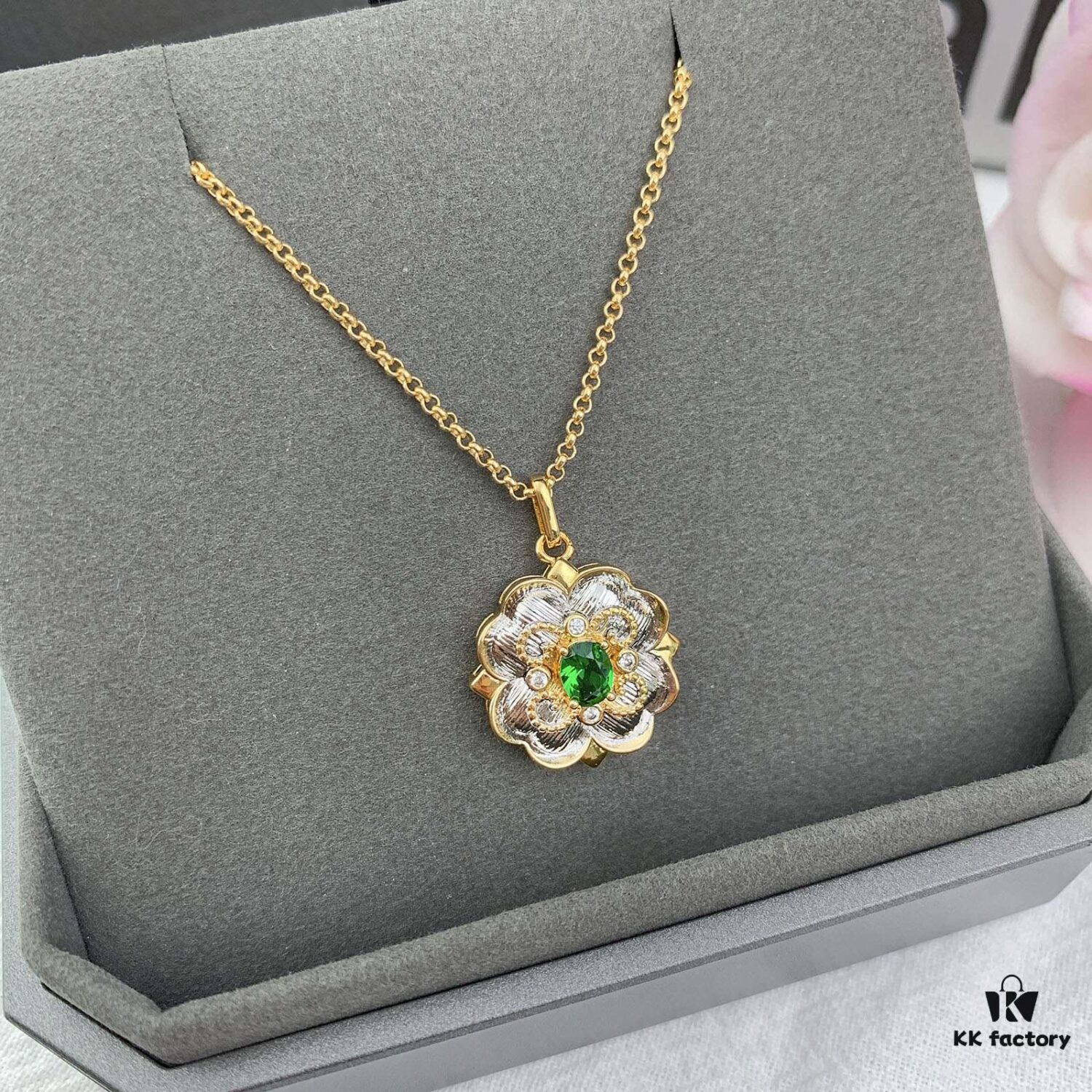 Buccellati Angel Vintage Court-style Diamond-set Filigree Necklace in Two-tone Rose Gold and White Gold, Yellow Gold and White Gold