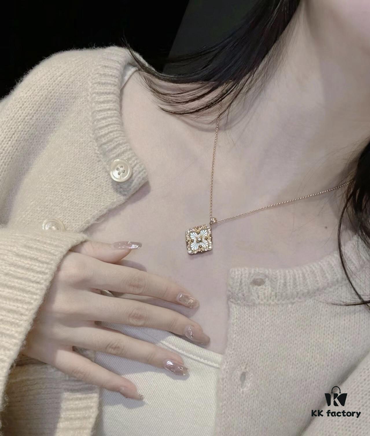 Buccellati Italian Luxury Jewelry Vintage Royal Style Diamond-Set Twisted Clover Shell Agate Chalcedony Reversible Necklace V Gold Material 18K Thick Gold Plating Original Chain End Original Clasp High Quality