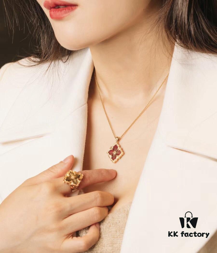 Buccellati Italian Luxury Jewelry Vintage Royal Style Diamond-Cut Clover Shell Agate Chalcedony Reversible Necklace in V Gold 18K Thick Gold Plating Original Chain End and Clasp High Quality