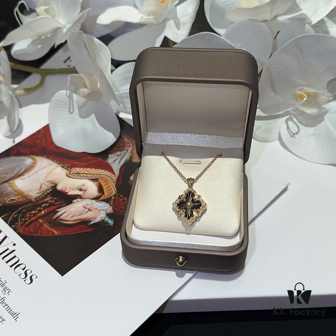 Market First Release‼️ Black Onyx Necklace #Brushed Four-Leaf Clover Diamond-Set Necklace Buccellati Opera Large Diamond Necklace 💎 Retro Stylish Versatile High-End Piece Exquisite Italian Brushed Craftsmanship 🧚‍♀️ Mysterious Black Onyx