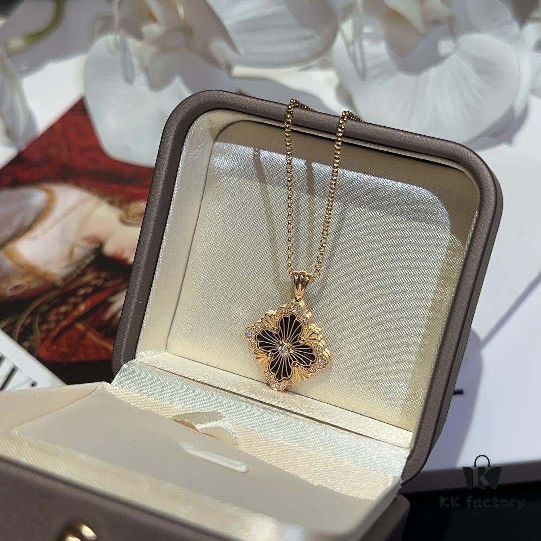 Market First Release‼️ Black Onyx Necklace #Brushed Four-Leaf Clover Diamond-Set Necklace Buccellati Opera Large Diamond Necklace 💎 Retro Stylish Versatile High-End Piece Exquisite Italian Brushed Craftsmanship 🧚‍♀️ Mysterious Black Onyx