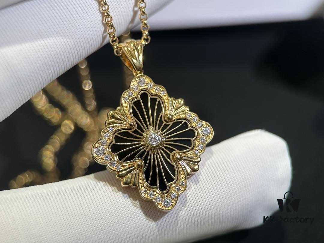 Market First Release‼️ Black Onyx Necklace #Brushed Four-Leaf Clover Diamond-Set Necklace Buccellati Opera Large Diamond Necklace 💎 Retro Stylish Versatile High-End Piece Exquisite Italian Brushed Craftsmanship 🧚‍♀️ Mysterious Black Onyx