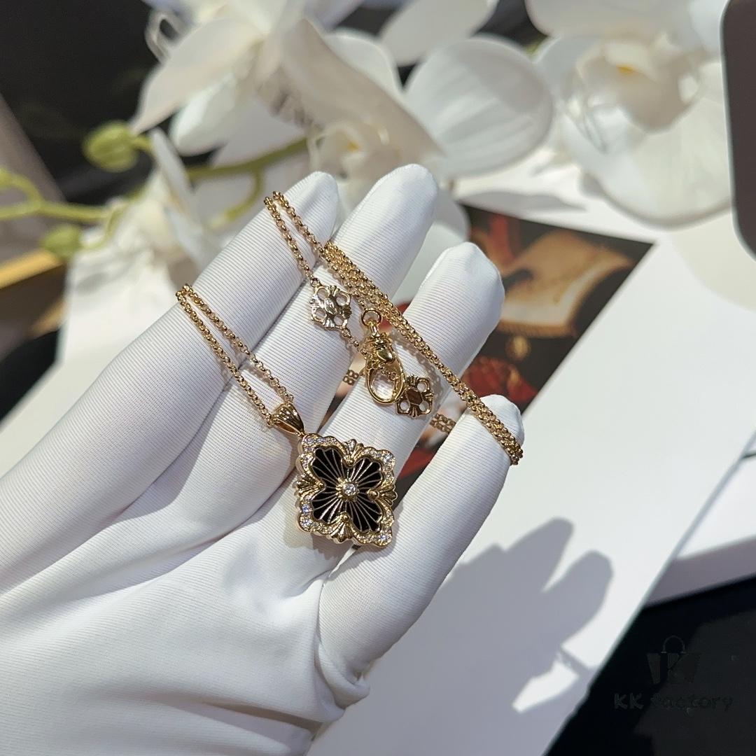 Market First Release‼️ Black Onyx Necklace #Brushed Four-Leaf Clover Diamond-Set Necklace Buccellati Opera Large Diamond Necklace 💎 Retro Stylish Versatile High-End Piece Exquisite Italian Brushed Craftsmanship 🧚‍♀️ Mysterious Black Onyx