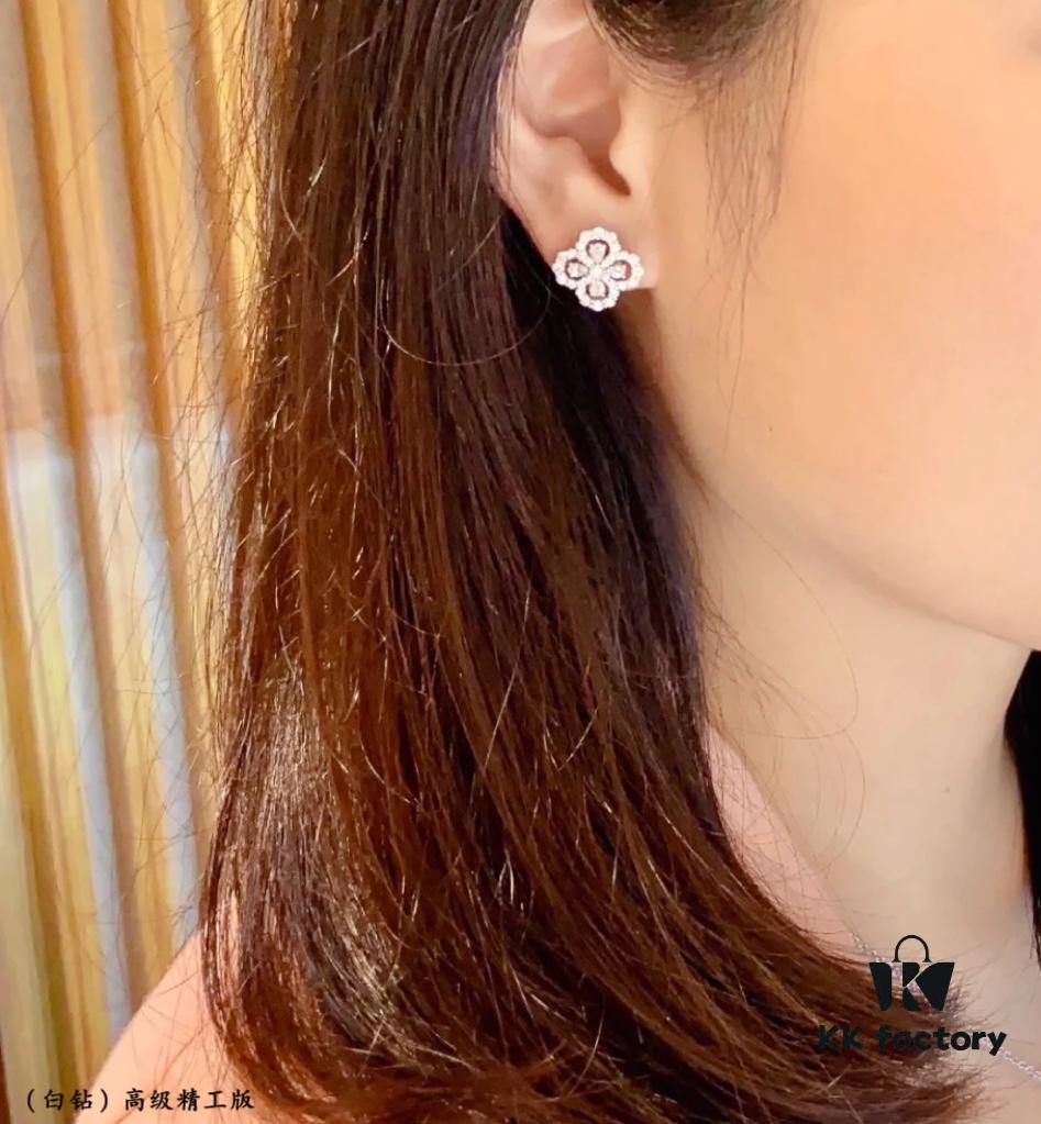 Harry Winston Diamond Links Full Diamond Clover Stud Earrings (White Diamonds)