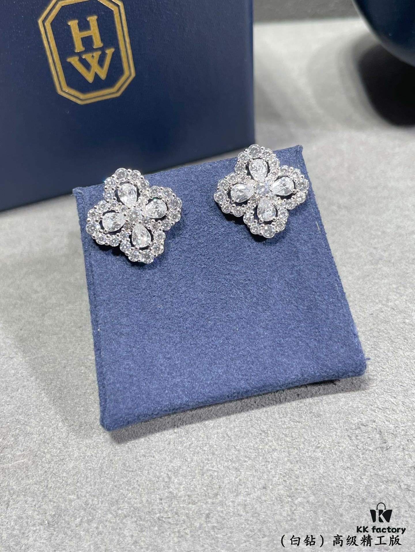 Harry Winston Diamond Links Full Diamond Clover Stud Earrings (White Diamonds)