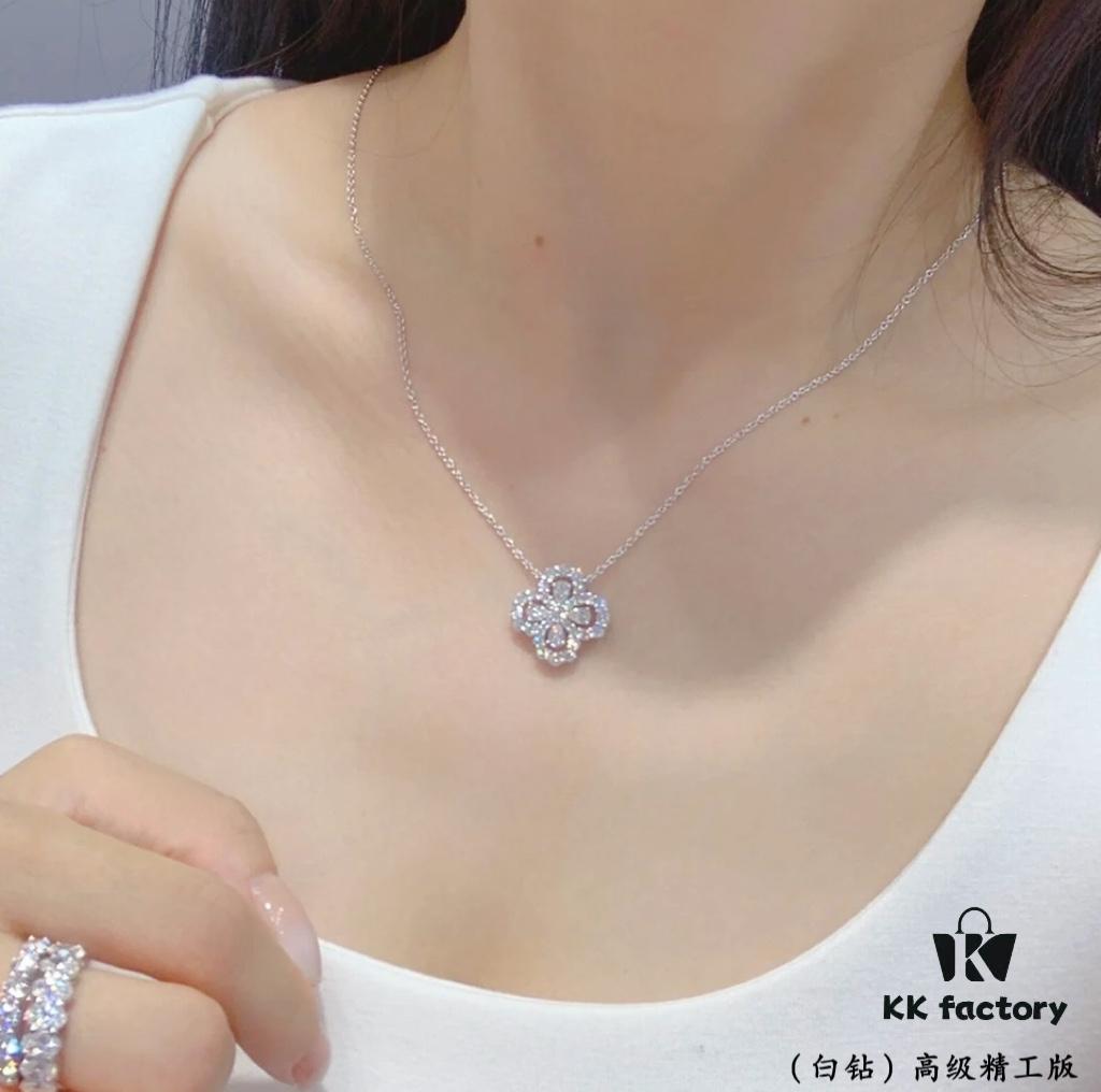 Harry Winston Diamond Links Full Diamond Clover Necklace (White Diamonds)