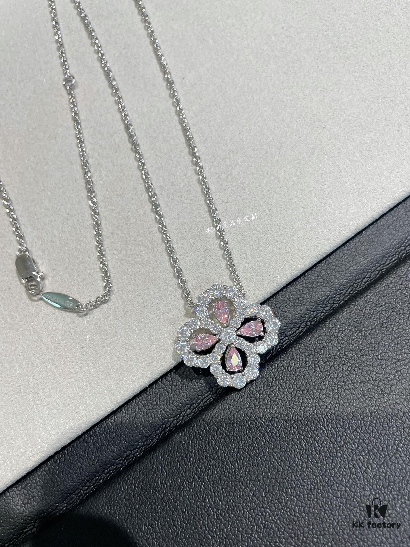 HW Loop Necklace in New Pink Color 💕