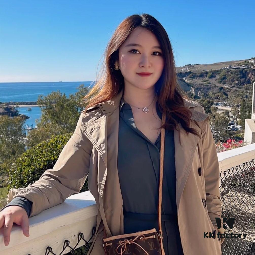 Pink Diamond Loop Necklace Wearing Reference