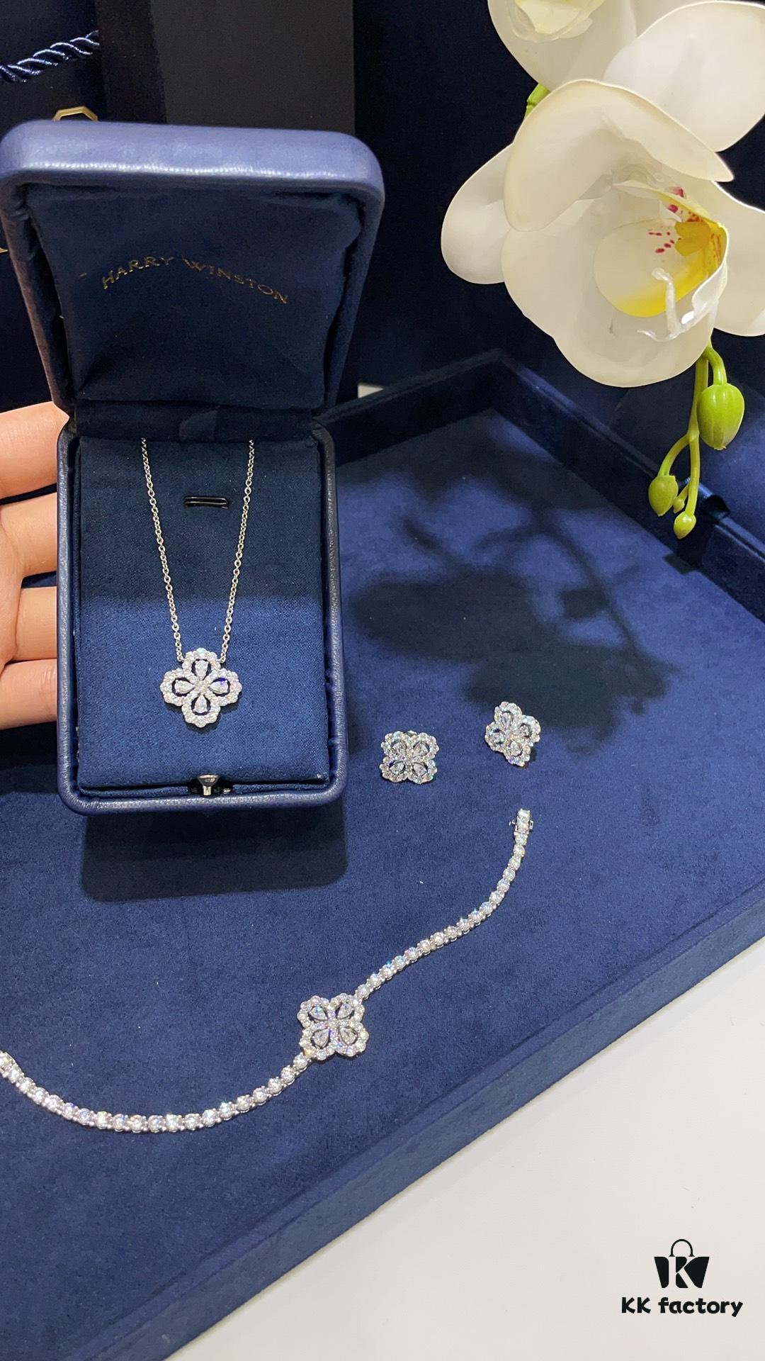 Harry Winston New Style Luxurious Clover Diamond Stud Earrings