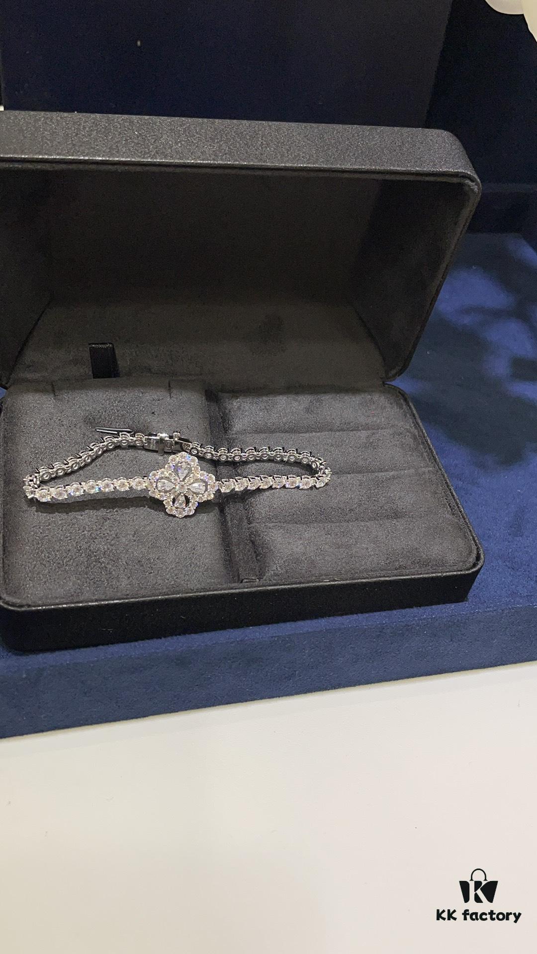 Harry Winston New Arrival Loop Luxury Clover Diamond Bracelet