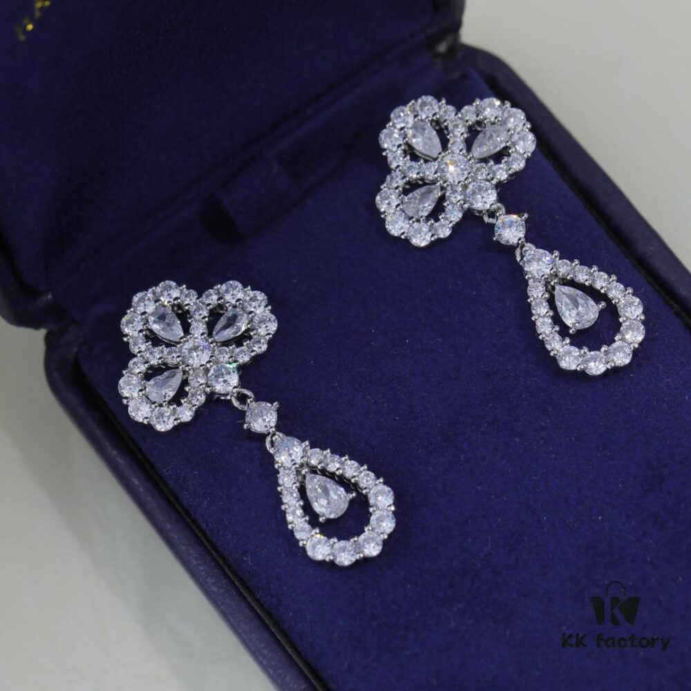 Harry Winston Classic Clover Full Diamond Stud Earrings, Exquisitely Crafted, Identical to Original Design, Worn by Celebrities, Stunningly Beautiful, Luxurious and Elegant