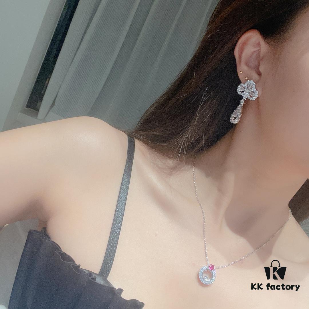 Harry Winston Classic Clover Full Diamond Stud Earrings, Exquisitely Crafted, Identical to Original Design, Worn by Celebrities, Stunningly Beautiful, Luxurious and Elegant