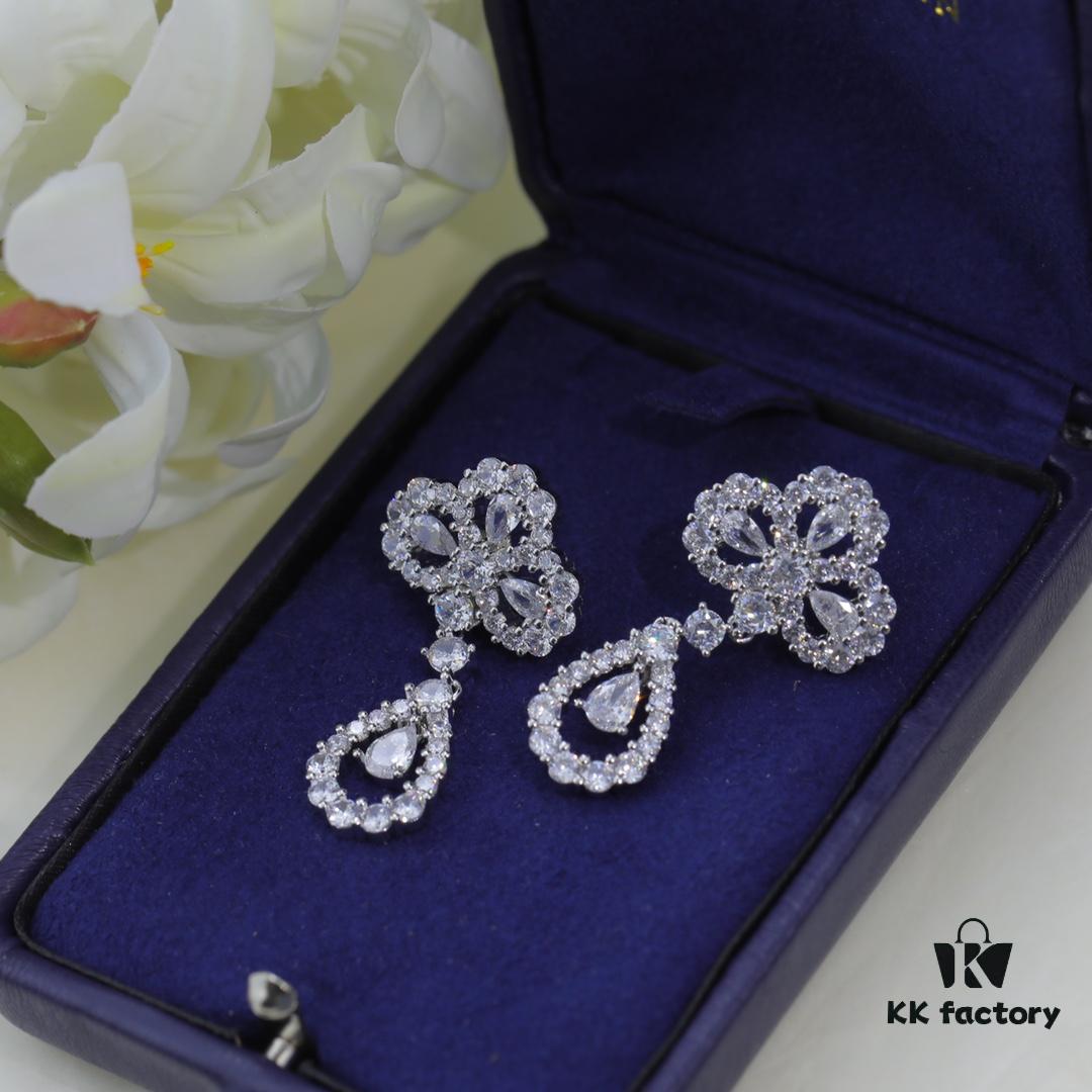 Harry Winston Classic Clover Full Diamond Stud Earrings, Exquisitely Crafted, Identical to Original Design, Worn by Celebrities, Stunningly Beautiful, Luxurious and Elegant