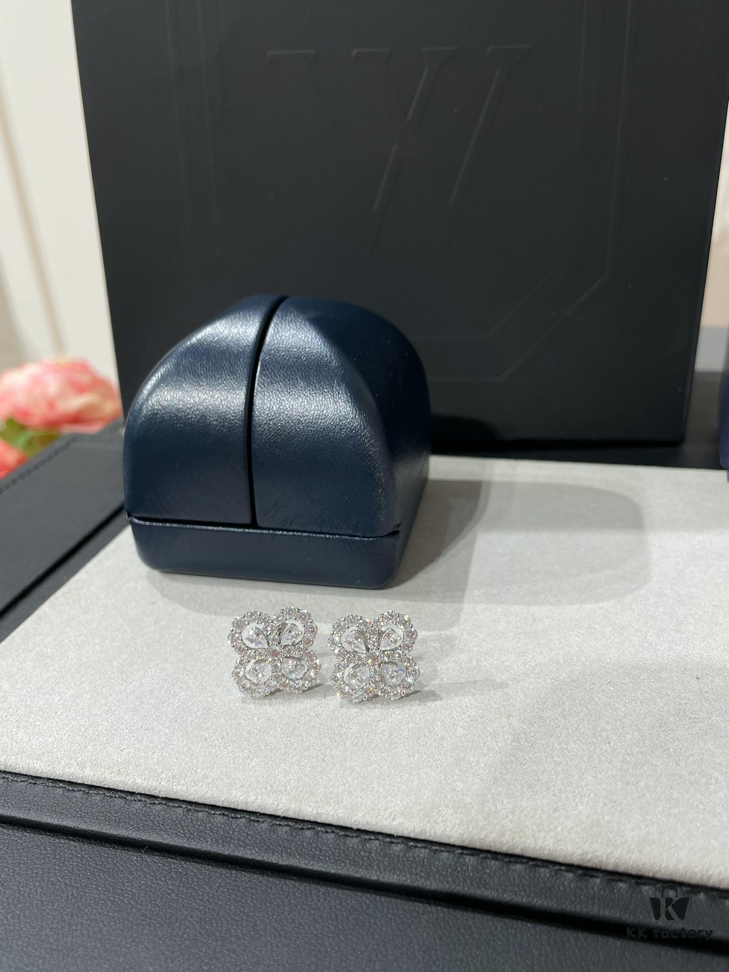 HW Diamond Clover Stud Earrings, ZP Development Version - 925 Sterling Silver with Thick Gold Plating