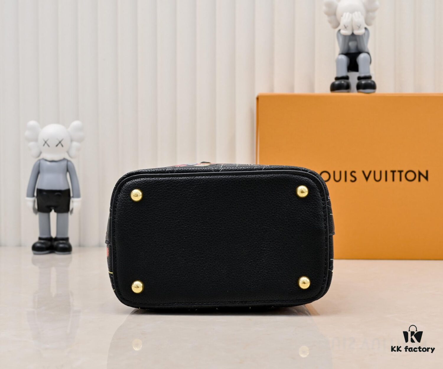 M13676 M44021 NeoNoe BB Bucket Bag from Louis Vuitton × Takashi Murakami Reimagined Collection