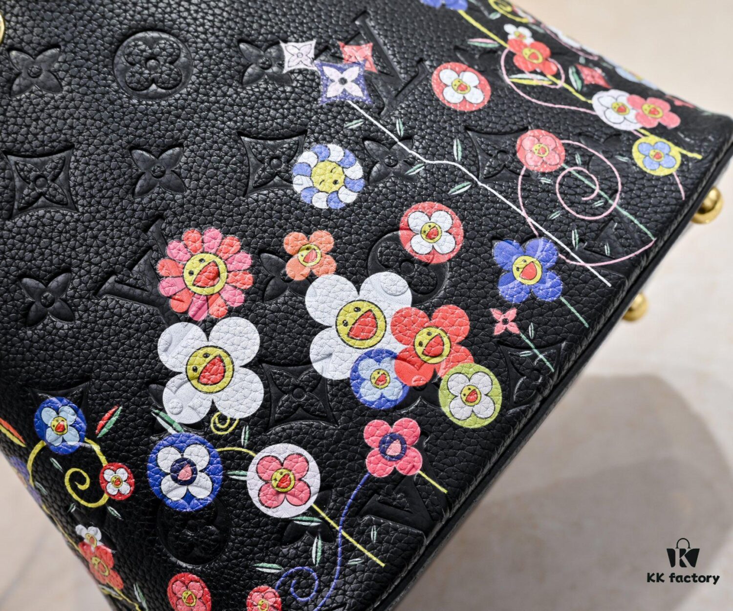 M13676 M44021 NeoNoe BB Bucket Bag from Louis Vuitton × Takashi Murakami Reimagined Collection