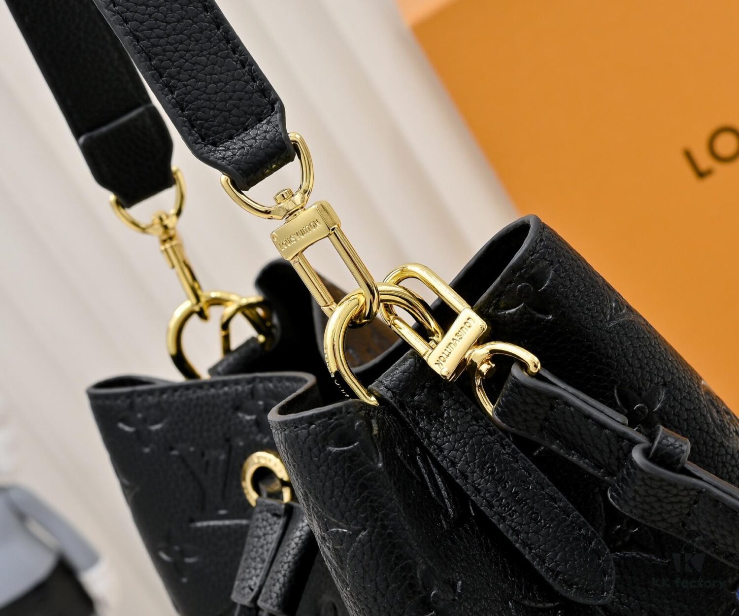 M13676 M44021 NeoNoe BB Bucket Bag from Louis Vuitton × Takashi Murakami Reimagined Collection