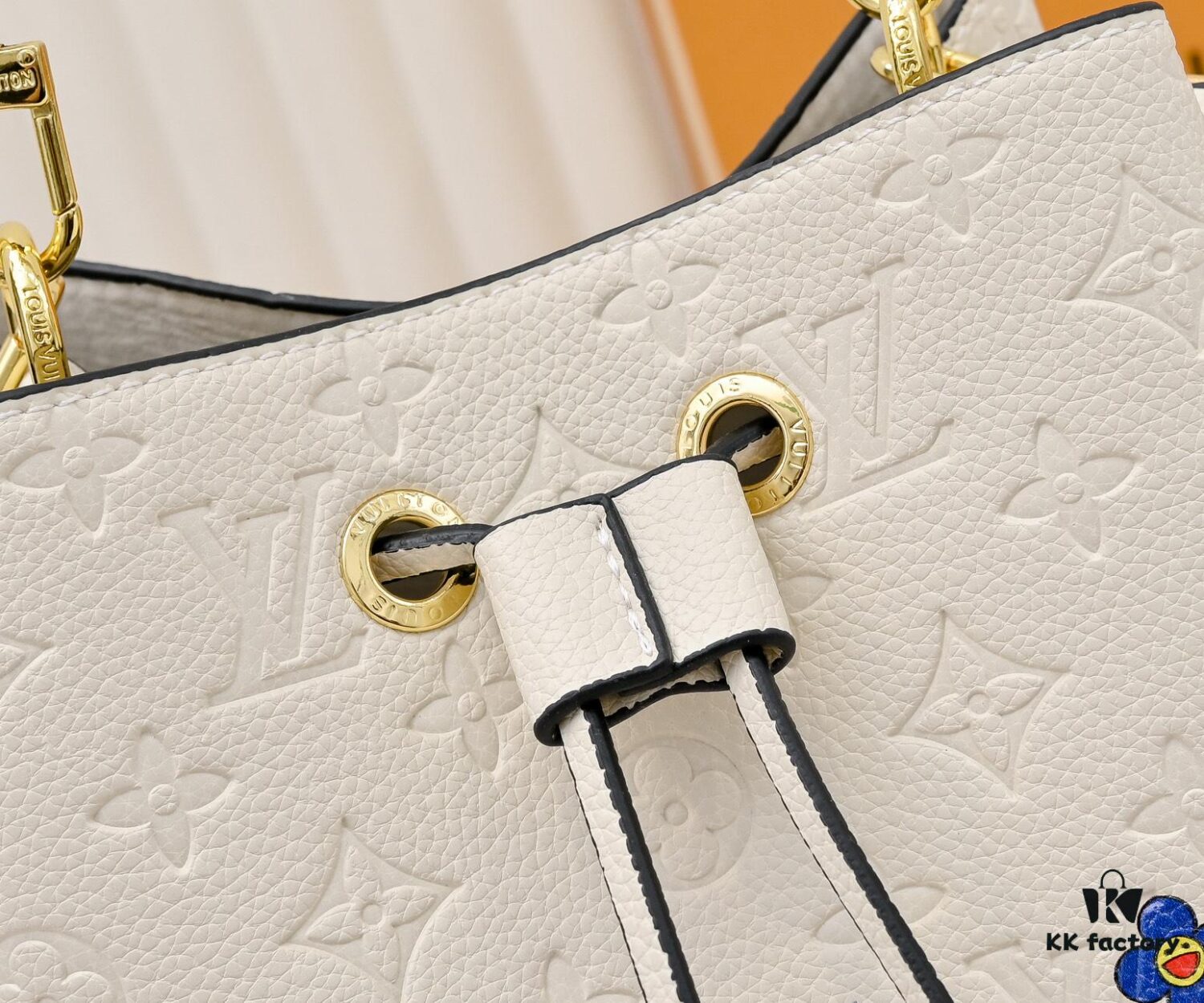 M13676 M44021 NeoNoe BB Bucket Bag from Louis Vuitton × Takashi Murakami Re-Edition Collection