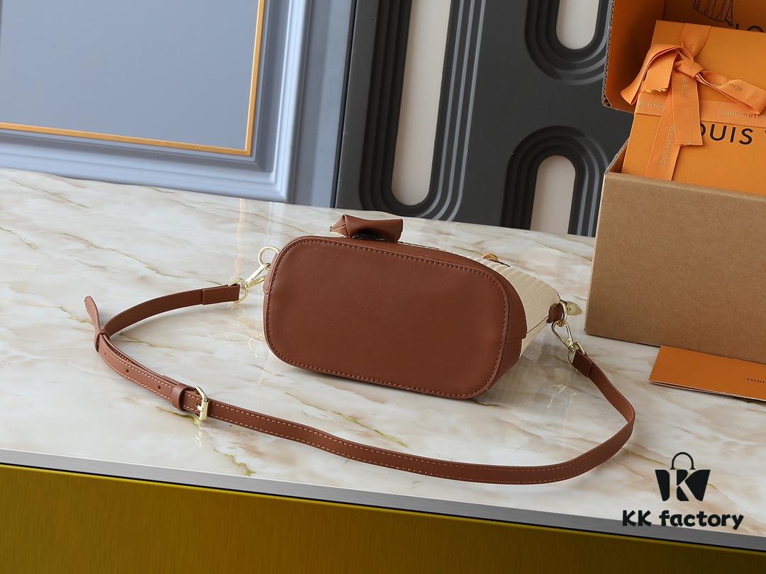 Upgraded Original M66588 Wallet On Chain Handbag from Louis Vuitton LV Bloom Collection