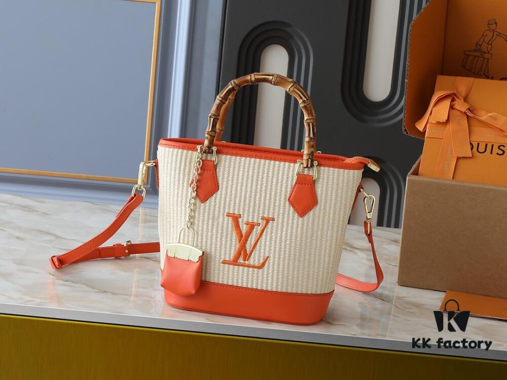 Upgraded Original M66588 Wallet On Chain Handbag from Louis Vuitton LV Bloom Collection