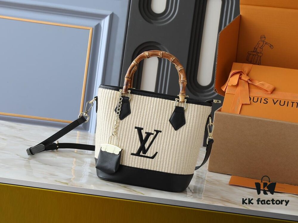 Upgraded Original M66588 Wallet On Chain Handbag from Louis Vuitton LV Bloom Collection