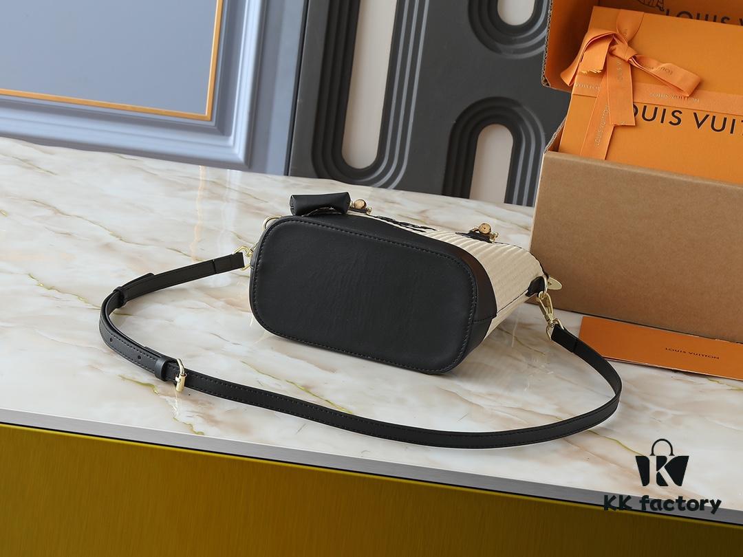 Upgraded Original M66588 Wallet On Chain Handbag from Louis Vuitton LV Bloom Collection