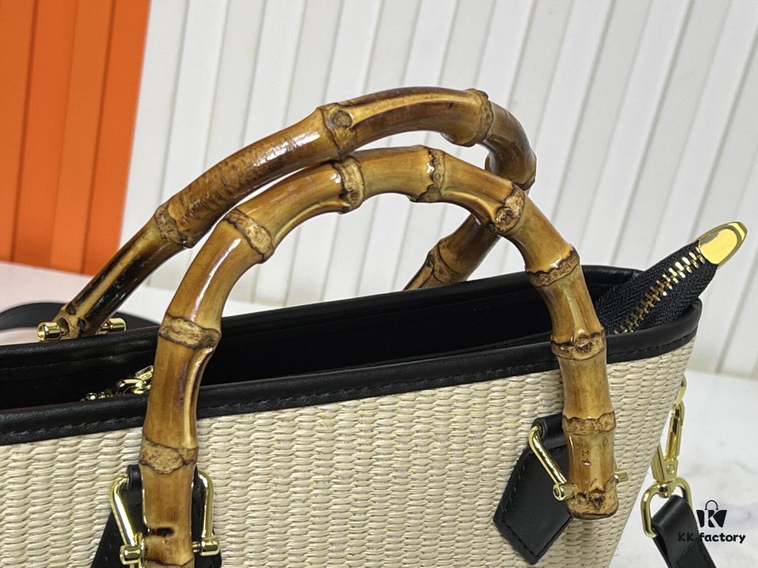 Upgraded Original 66588 Wallet On Chain Handbag from Louis Vuitton LV Bloom Collection