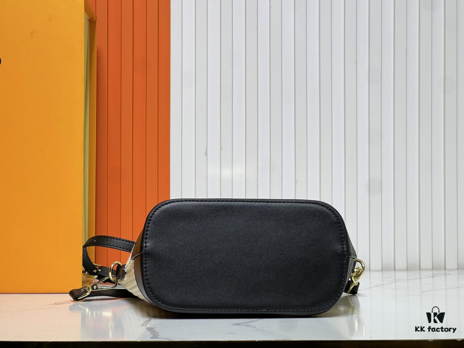 Upgraded Original 66588 Wallet On Chain Handbag from Louis Vuitton LV Bloom Collection